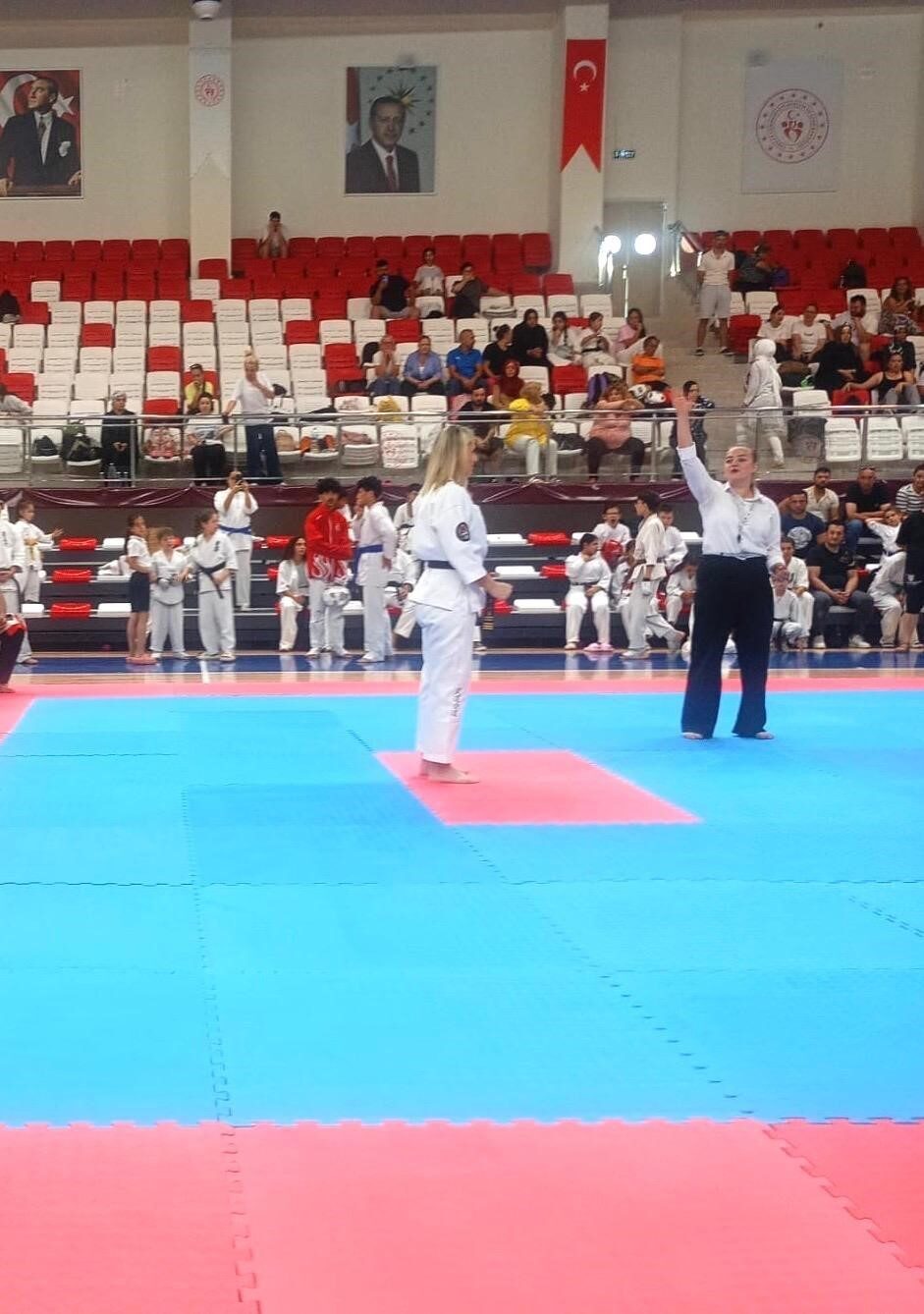 Eskişehirli sporcular Kırklareli Wushu Kung fu Budokaido İller Arası Şampiyonası’nda