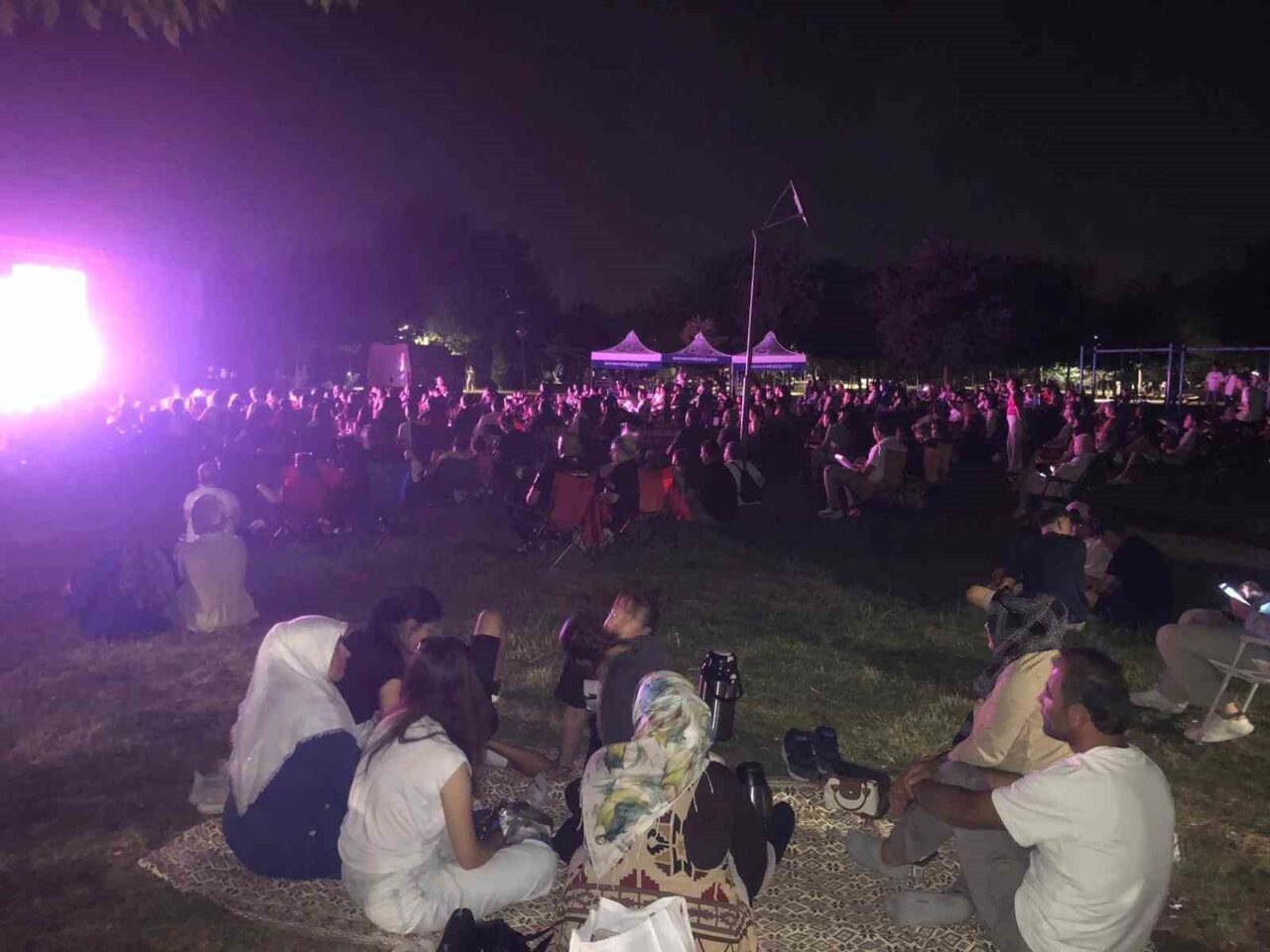 Eskişehir’de vatandaşlar, A Milli Kadın Voleybol Takımı’nın 2025 FIVB Milletler