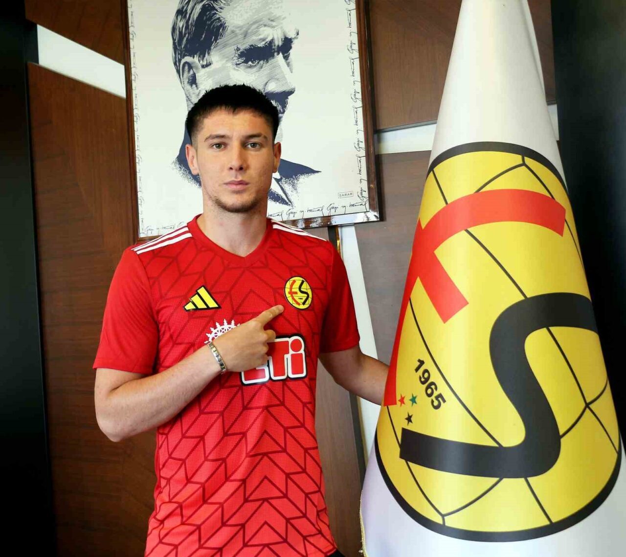 Türkiye Futbol Federasyonu (TFF) 3. Lig’de mücadele edecek olan Eskişehirspor,