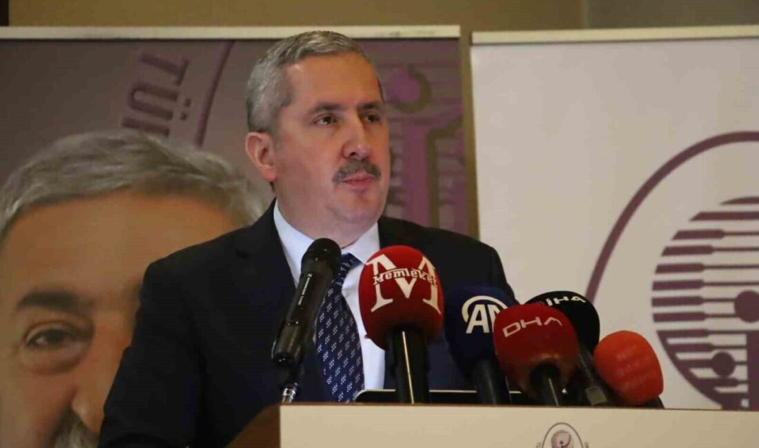 Sivas’ta Türkiye Esnaf ve Sanatkarları Konfederasyonu (TESK) tarafından düzenlenen toplantıda