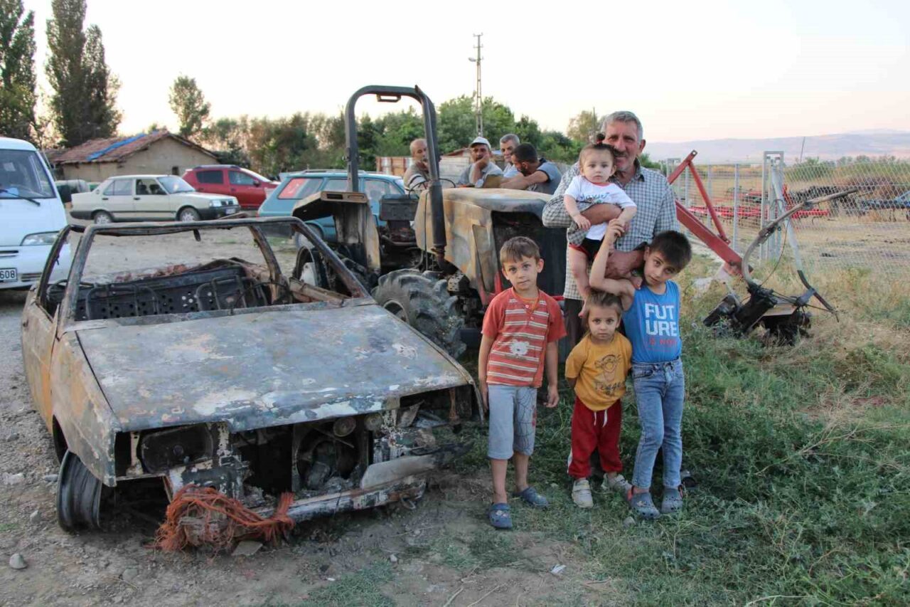 Amasya’da bir çiftin 4 torunu ile birlikte yaşadıkları tek katlı