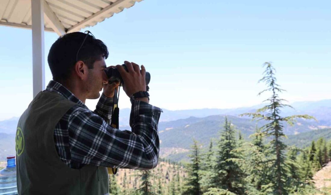 Adana’nın Feke ilçesinde bin 700 rakımda bulunan kulelerde bulunan bekçiler