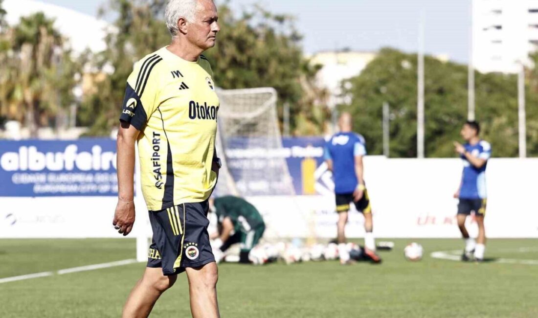 Yeni sezon hazırlıklarına Portekiz’de devam eden Fenerbahçe, günün tek antrenmanını