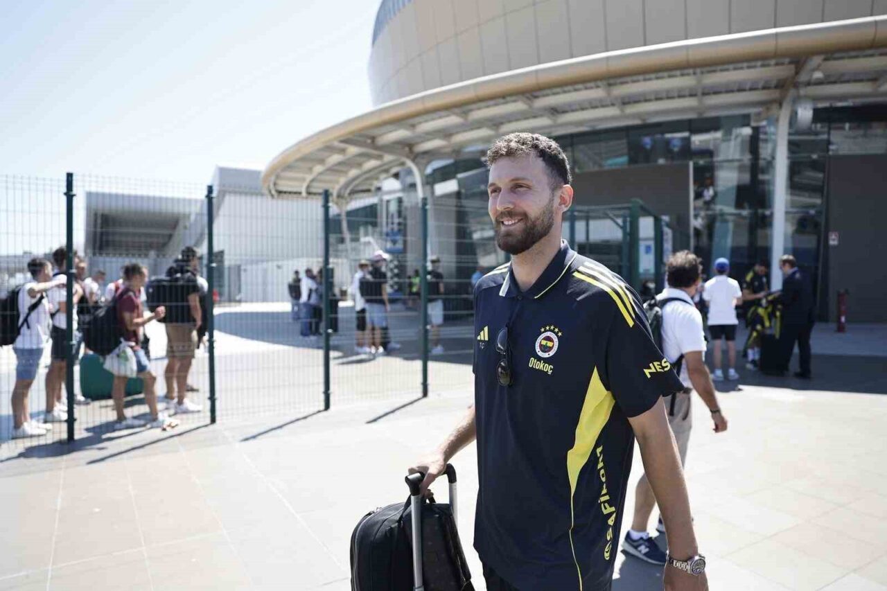 Yeni sezon hazırlıklarını İstanbul’da sürdüren Fenerbahçe, ikinci etap çalışmaları için