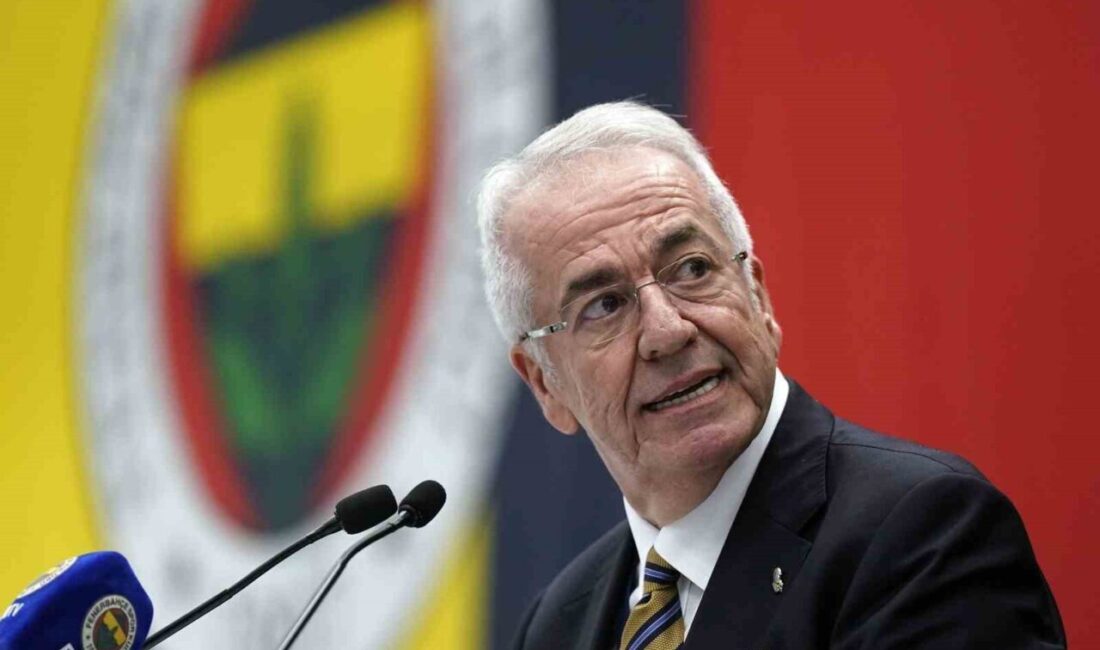 Fenerbahçe Başkan Vekili Erol Bilecik, görevinden istifa ettiğini açıkladı. Sarı-lacivertli