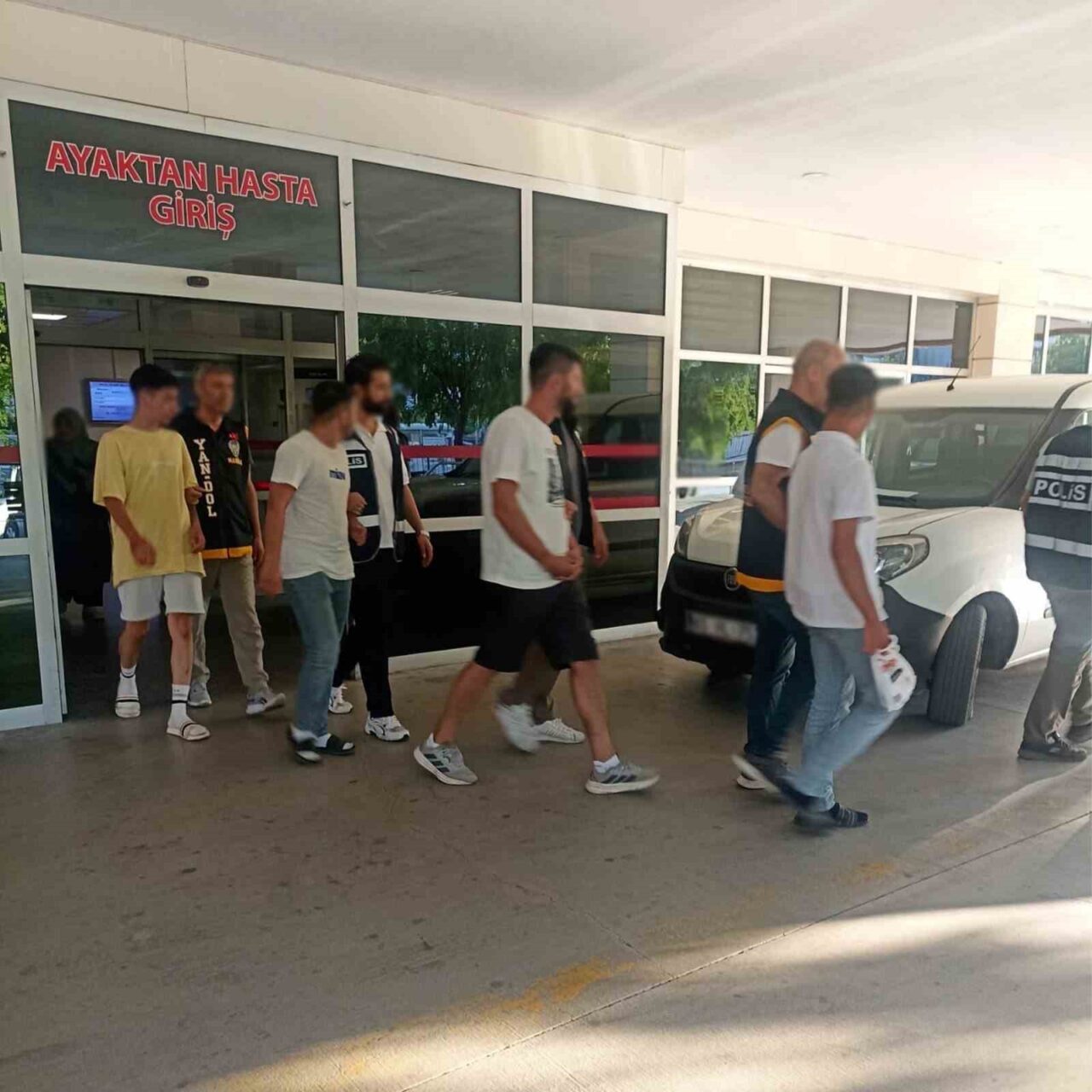Manisa’da kendilerini polis olarak tanıtan dolandırıcılar, 70 yaşındaki vatandaşı “Adınız