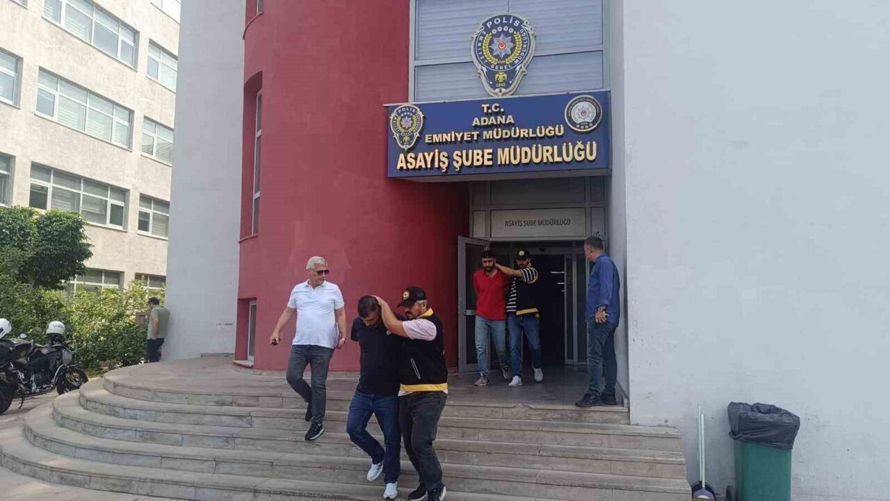 Adana’da kendilerini polis olarak tanıtıp, “FETÖ kimliğinizi kopyaladı” yalanıyla yaşlı