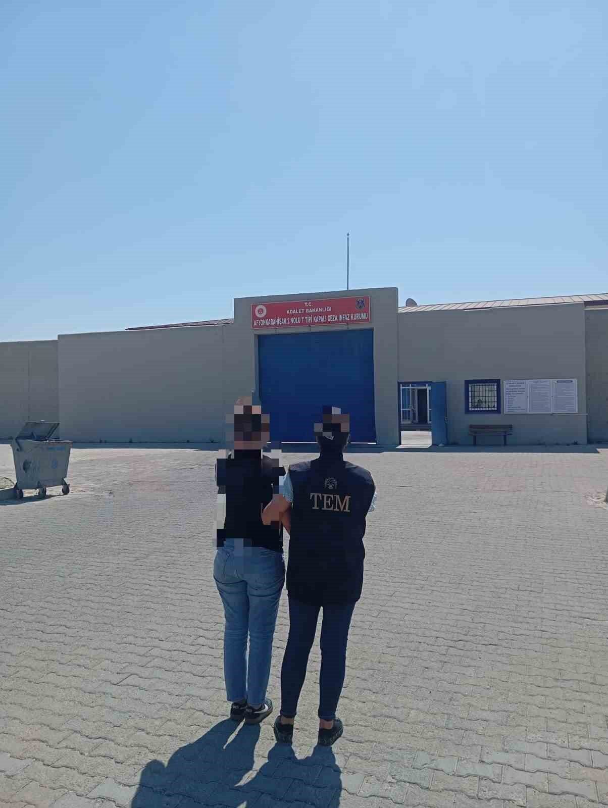 Afyonkarahisar’da Fetullahçı Terör Örgütü’ne yönelik (FETÖ) polis tarafından yapılan operasyonda,