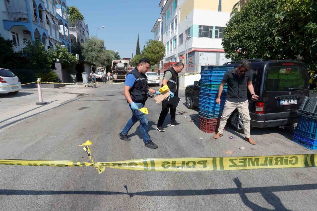 Antalya’da alacak verecek meselesi nedeniyle kimliği belirsiz bir kişi fırın