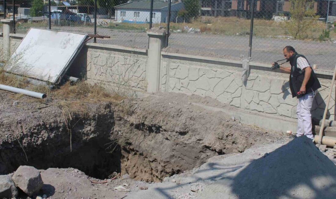 Kayseri’nin Melikgazi ilçesinde foseptik çukuru inşaatında üzerine taş düşen işçi,