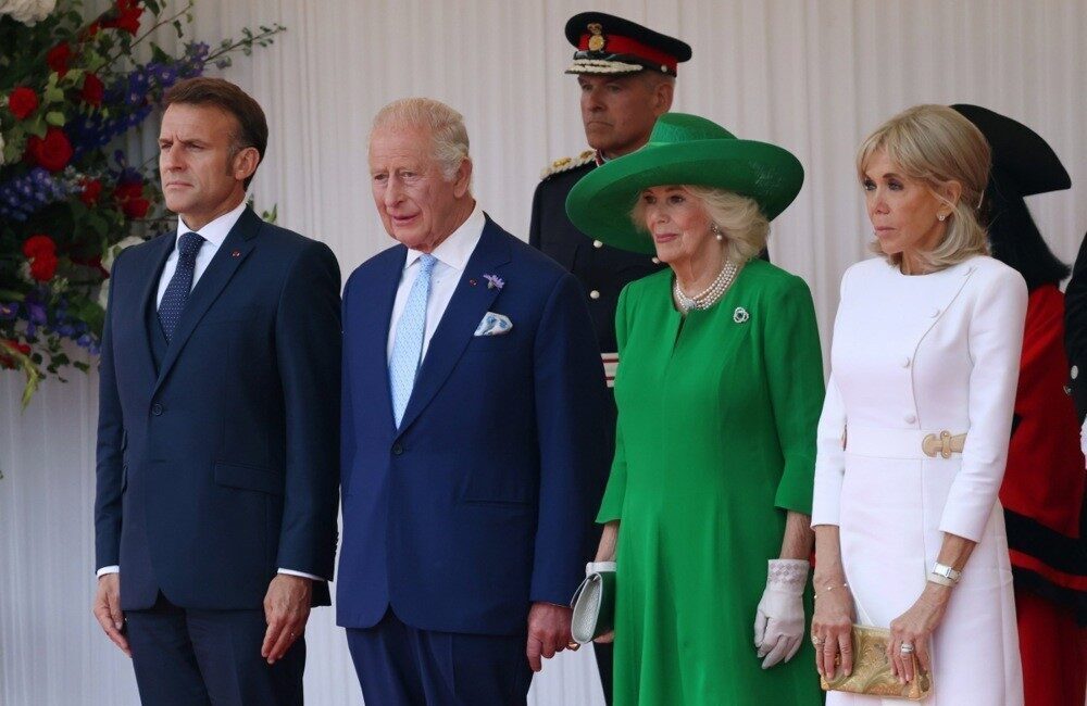 Fransa Cumhurbaşkanı Emmanuel Macron ve eşi Brigitte Macron, İngiltere Kralı