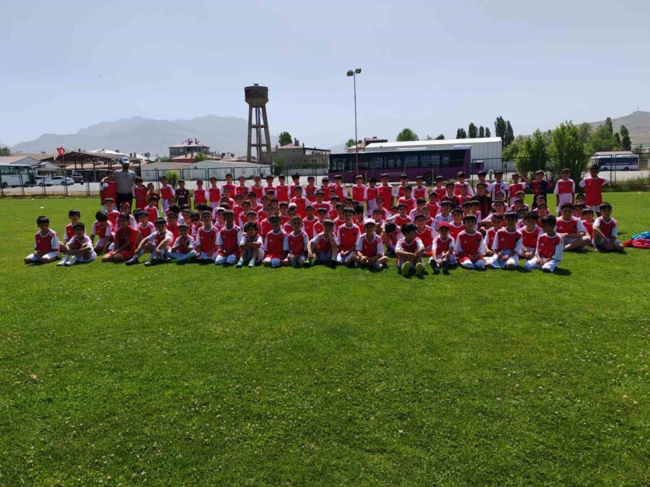 Van Büyükşehir Belediye Spor Kulübü ücretsiz yaz spor okulu bünyesinde