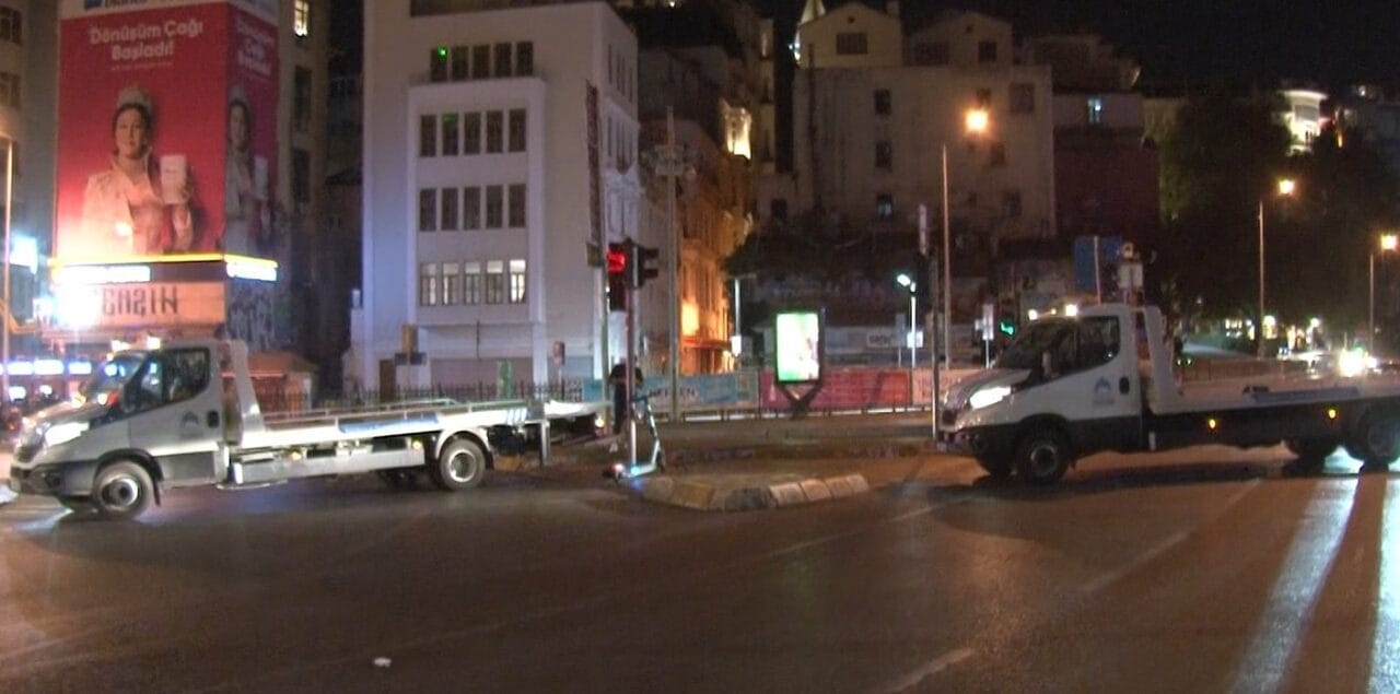 Yeni Galata Köprüsü, gece saat 01.30 itibari ile trafiğe kapatıldı.
