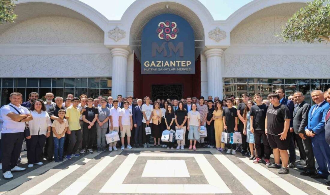 Gaziantep Büyükşehir Belediye Başkanı Fatma Şahin, Liselere Geçiş Sınavı’nda (LGS)