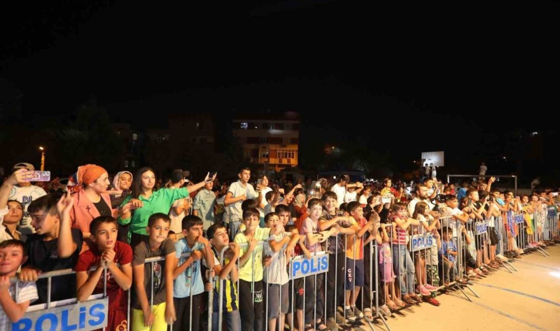 Gaziantep Büyükşehir Belediyesi, yaz günlerinde düzenlediği açık hava “Mahallemde Konser