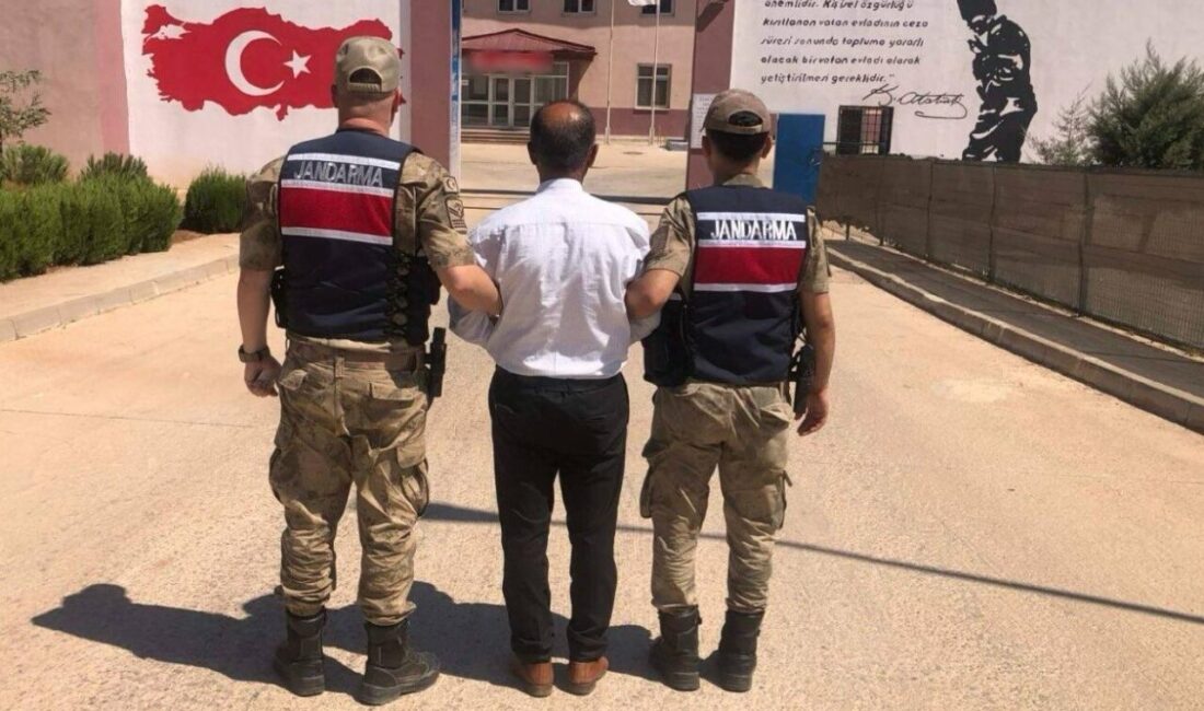 Gaziantep’te jandarma ekipleri tarafından aranan şahısların yakalanmasına yönelik yapılan operasyonda