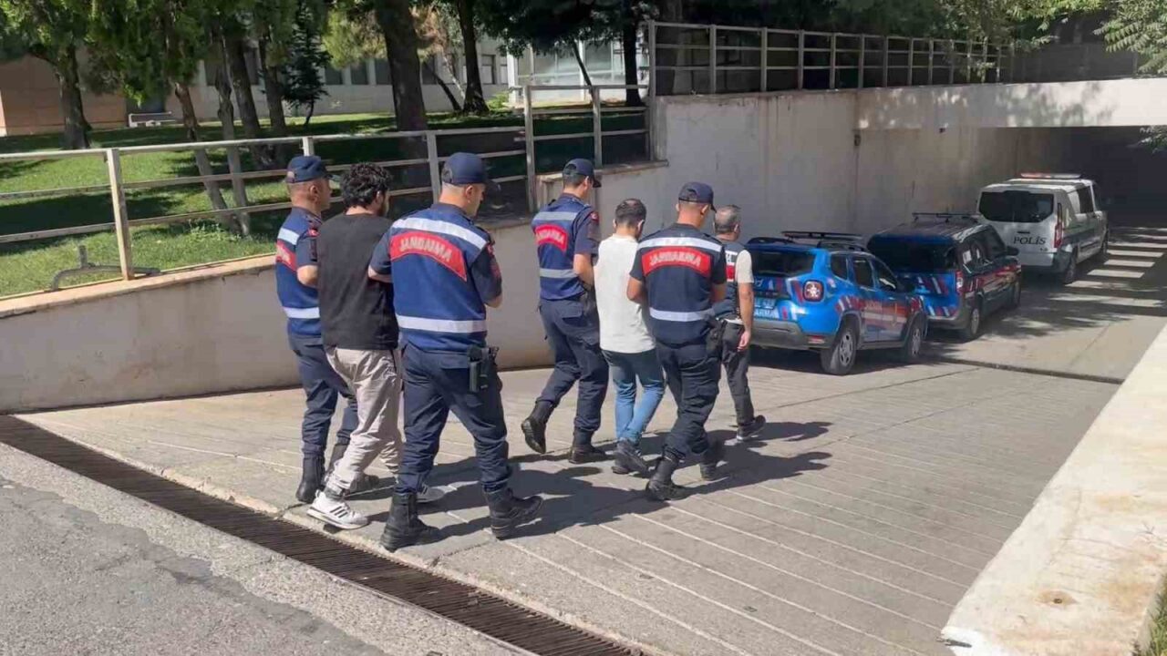 Gaziantep’te silahlı terör örgütü DEAŞ’a yönelik şafak operasyonunda 3 şüpheli