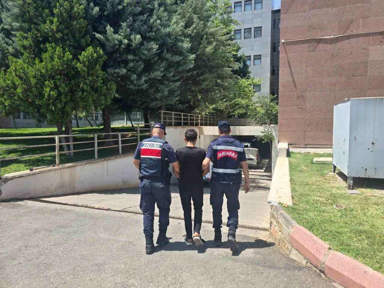 Gaziantep’te 7 ayrı suç kaydı bulunan ve 10 yıl 7