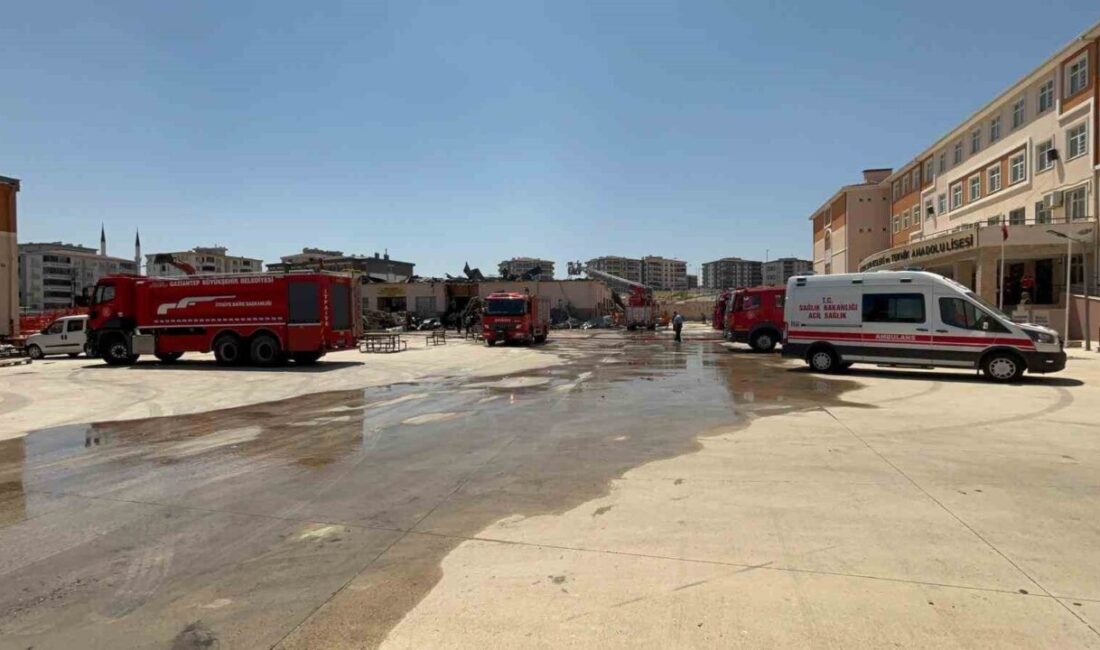 Gaziantep’te meslek lisesinin mobilya atölyesinde çıkan yangın, itfaiye ekiplerinin 5