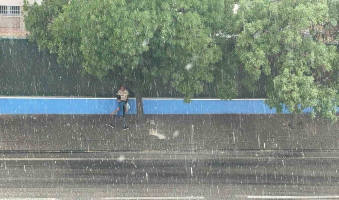 Gaziantep’te temmuz ayının ortasında aniden bastıran sağanak ve dolu, kentte