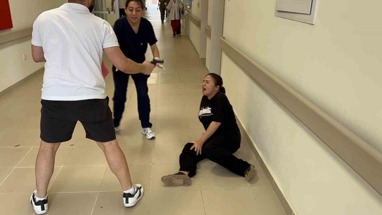 Antalya’nın Gazipaşa ilçesi Devlet Hastanesi’nde, Hastane Afet Planı (HAP) kapsamında
