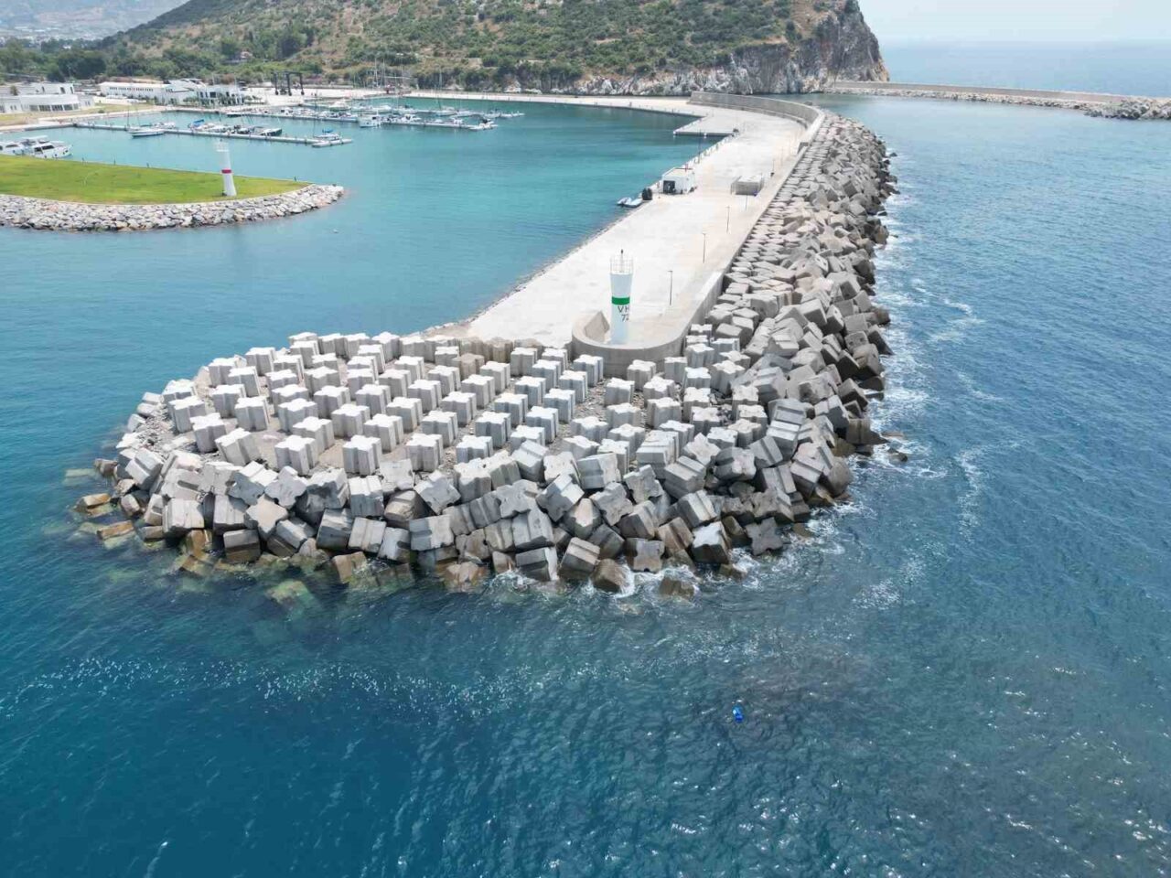 Antalya’nın Gazipaşa ilçesinde bulunan Selinus Sahili’nde denize girdikten kısa süre