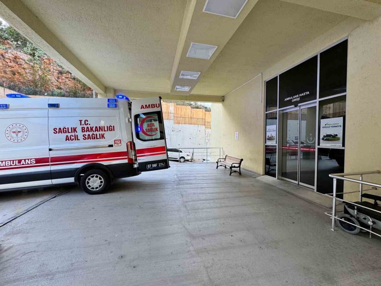 Antalya’nın Gazipaşa ilçesinde çalıştığı inşaatın 5’nci katından düşen inşaat işçisi