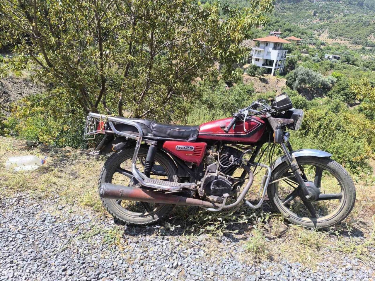 Antalya’nın Gazipaşa ilçesinde iki gündür devam eden orman yangınına müdahale