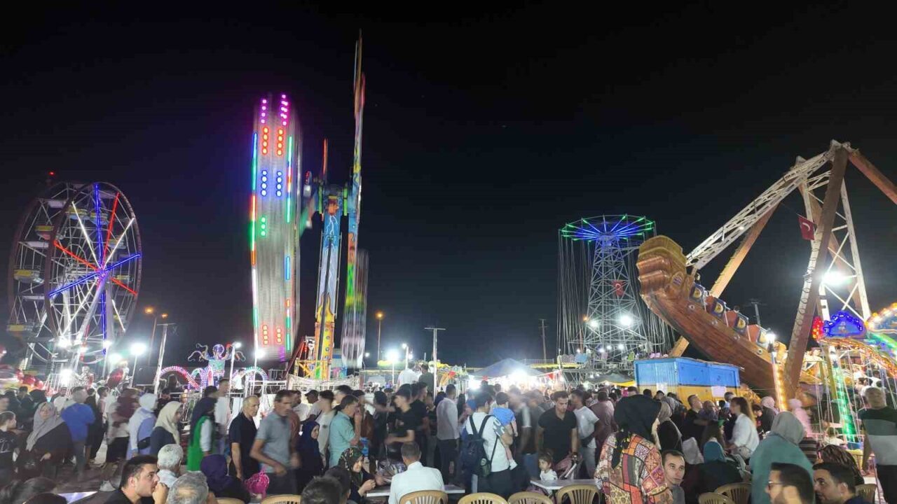 Kütahya’nın Gediz ilçesinde bu yıl 21’incisi düzenlenen Geleneksel Tarhana Festivali’nin