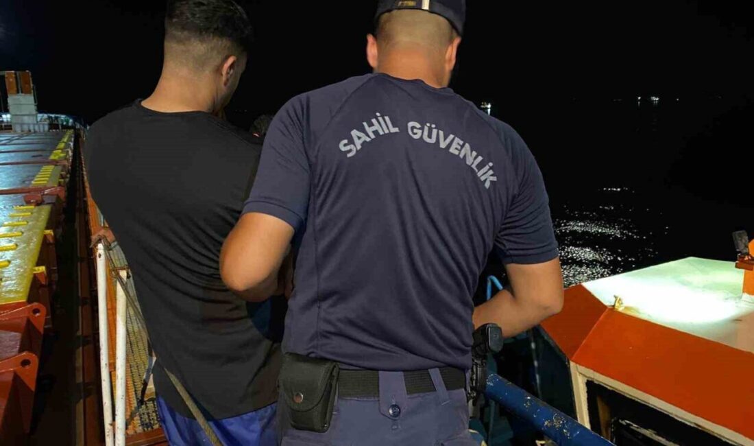 Yasa dışı yollarla yurt dışına kaçmak isteyen göçmenler gemi kapatanının