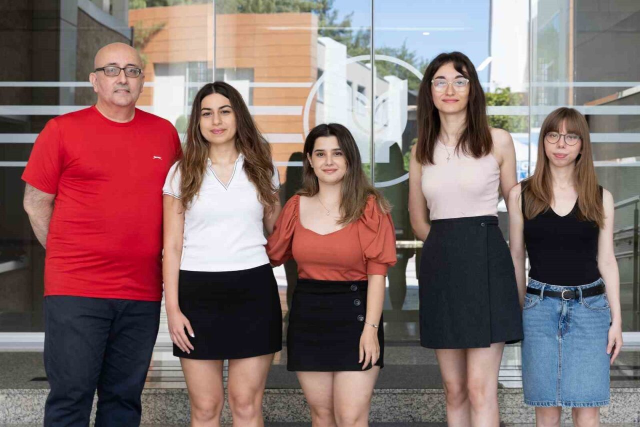 Yaşar Üniversitesi Bilgisayar Mühendisliği Bölümü öğrencilerinin tasarladığı “DEFACE: Deepfake ile