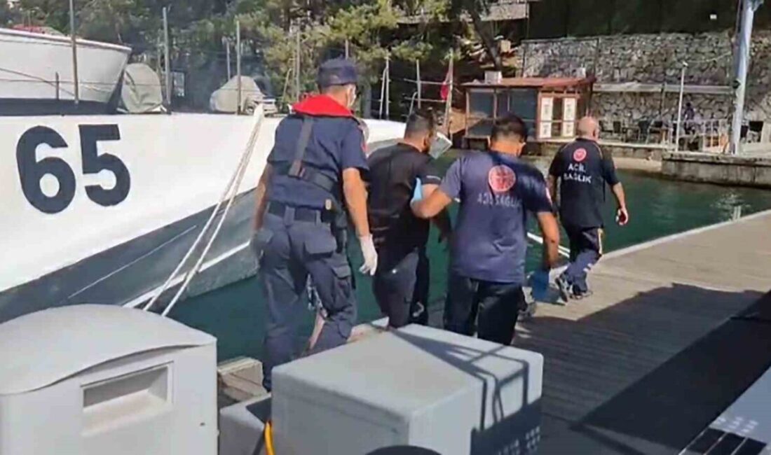 Muğla’nın Fethiye ilçesinde gezi teknesinde yaralanan vatandaş Sahil Güvenlik ekipleri