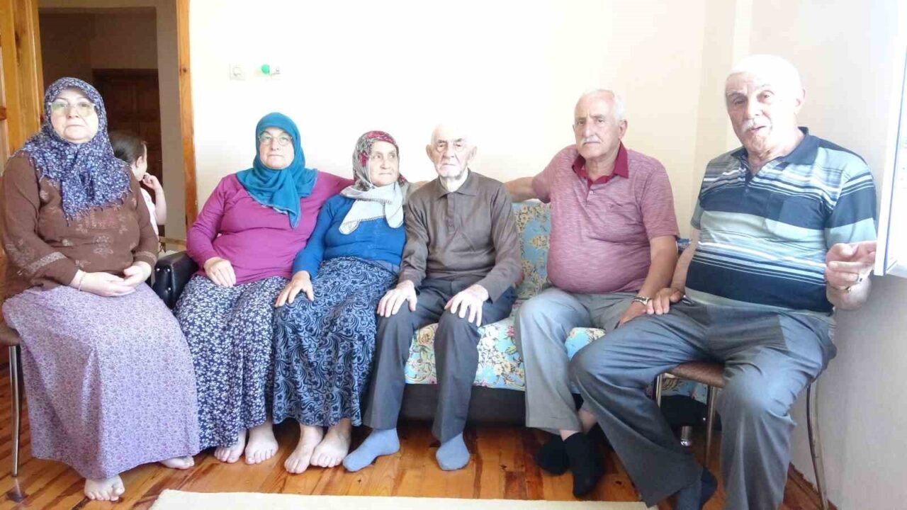 Giresun’da yaşayan 101 yaşındaki Ali Karabulut, Türkiye’nin geçmiş dönemlerini kıyaslayarak