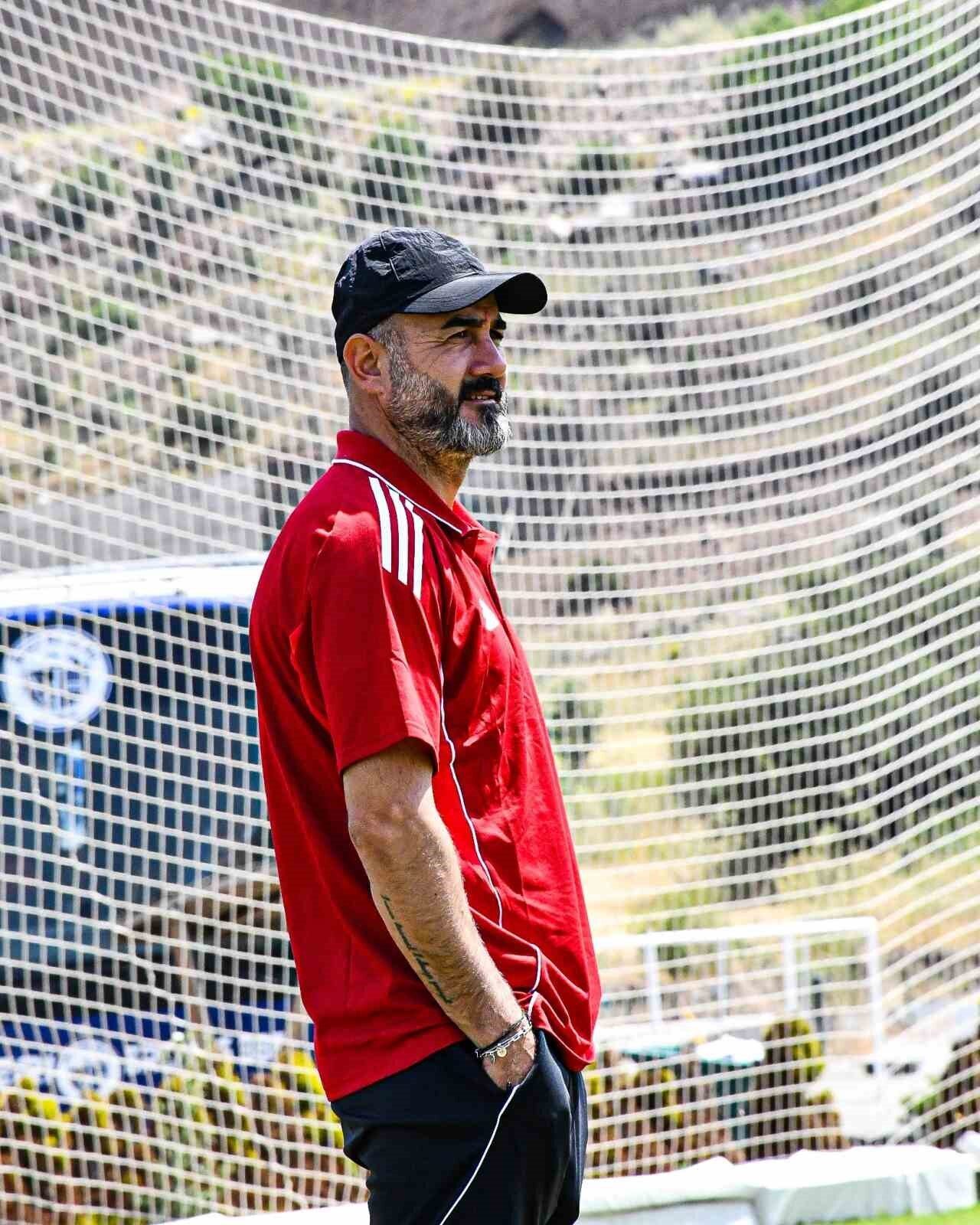 Erciyes 38 Futbol Kulübü Teknik Direktörü Gökhan Ünal, 1.etap kampını