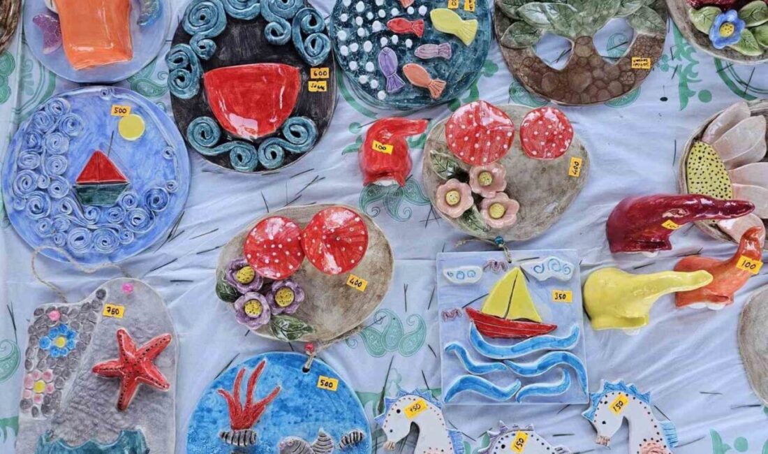 Gölcük Belediyesi Engelsiz Yaşam Merkezi’ndeki kurslarda eğitim gören özel bireyler,