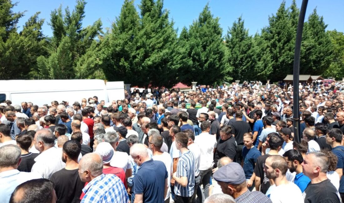 Bolu’nun Mudurnu ilçesine bağlı Taşkesti beldesinde bulunan Karamurat Göleti’nde boğularak