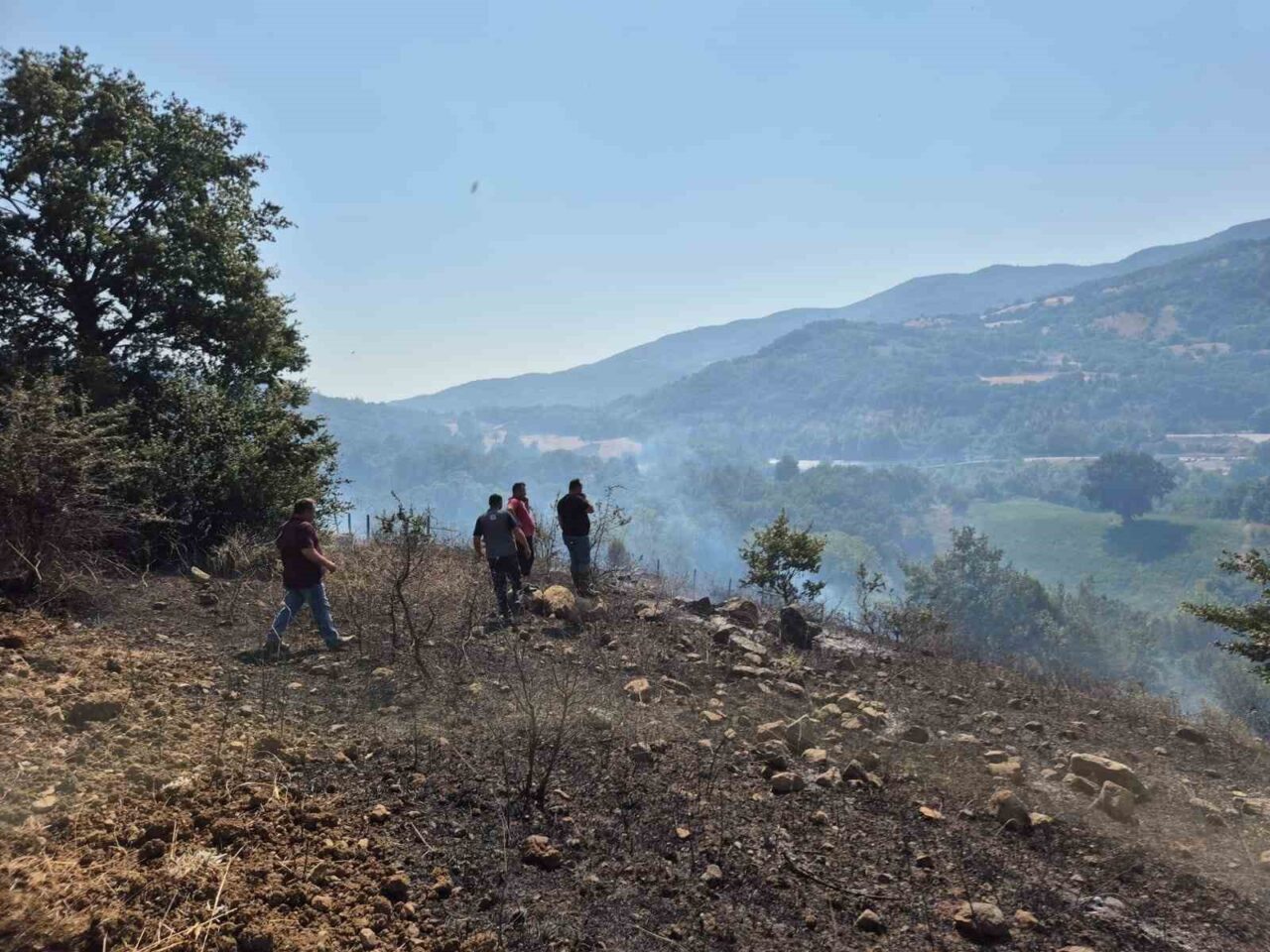 Balıkesir’in Gönen ilçesi Kumköy ile Ilıca Mahallesi arasında çıkan arazi