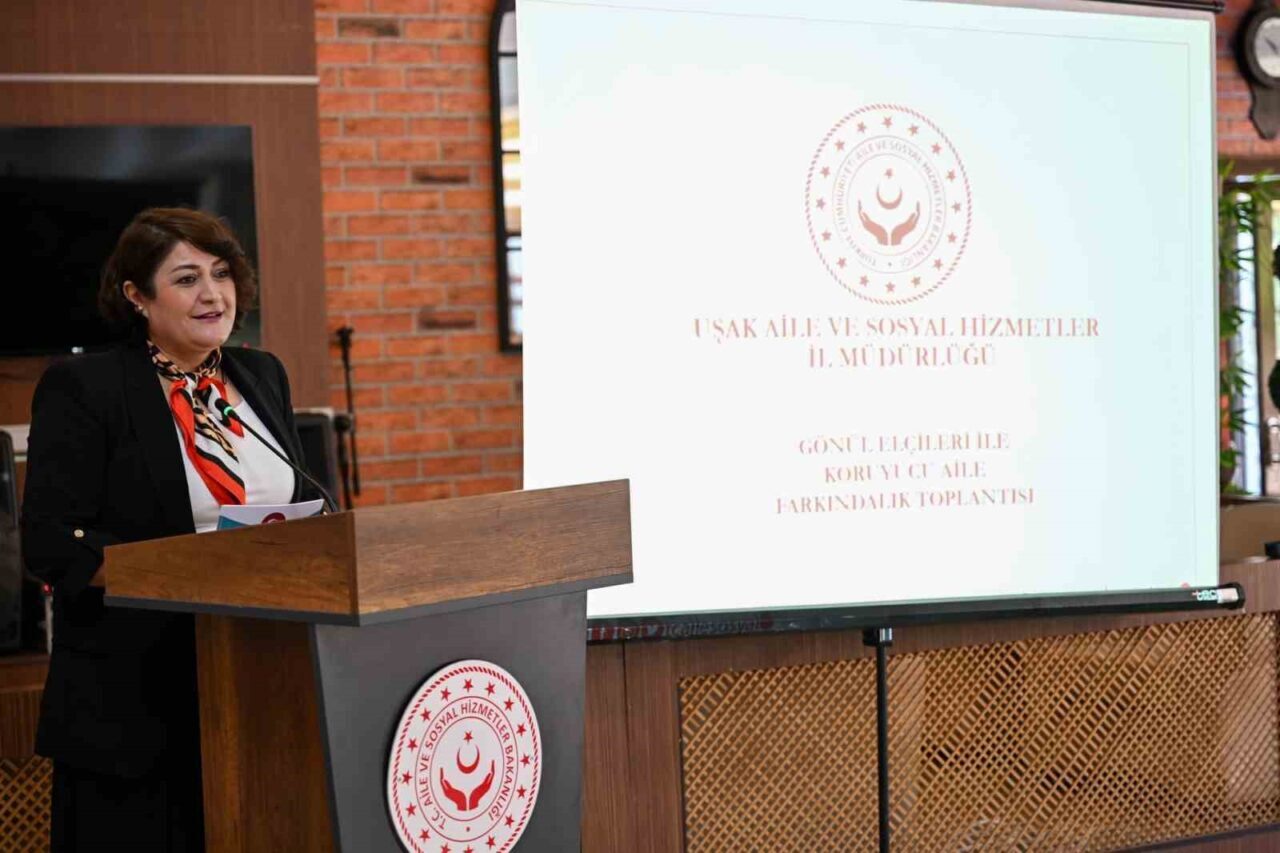 Uşak Valisi Naci Aktaş’ın eşi Nagihan Aktaş’ın katılımıyla, “Gönül Elçileri