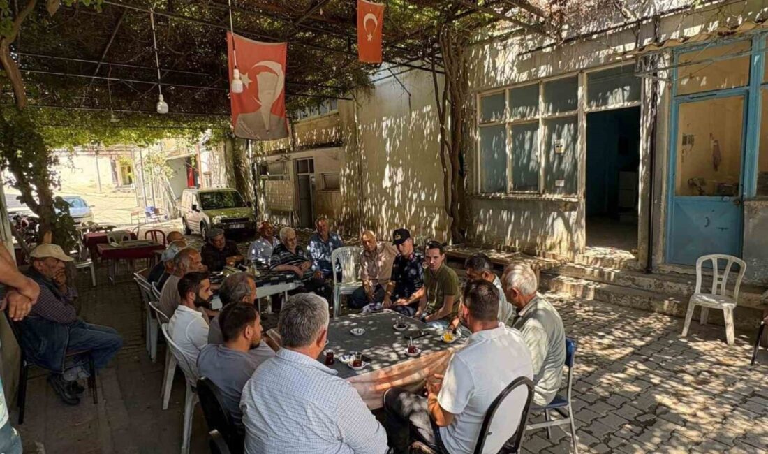 Manisa’nın Gördes ilçesinde Kaymakam Sercan Sakarya başkanlığındaki heyet mahalleleri tek