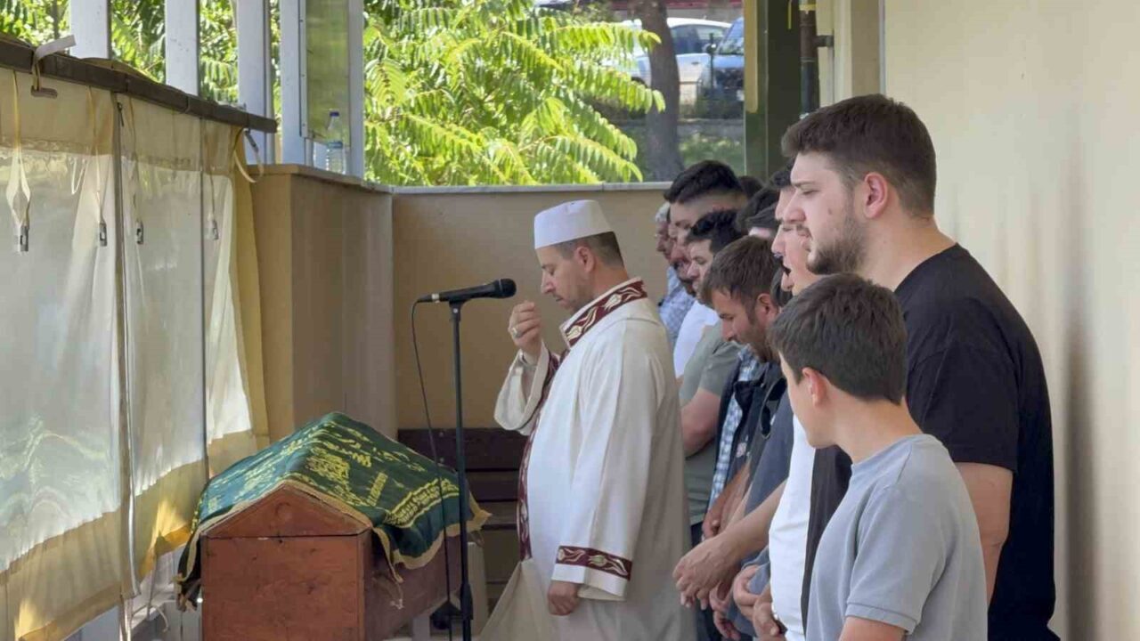 Düzce’de yüzde 90 görme engelli eşi tarafından bıçaklanan adam, son