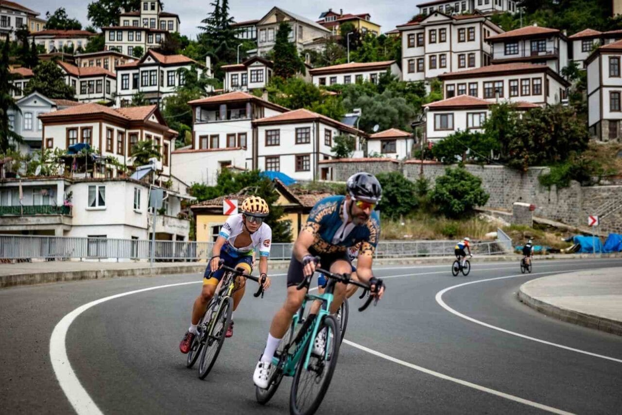 Trabzon’da ilk kez düzenlenen Gran Fondo Trabzon 2025 zorlu parkurların