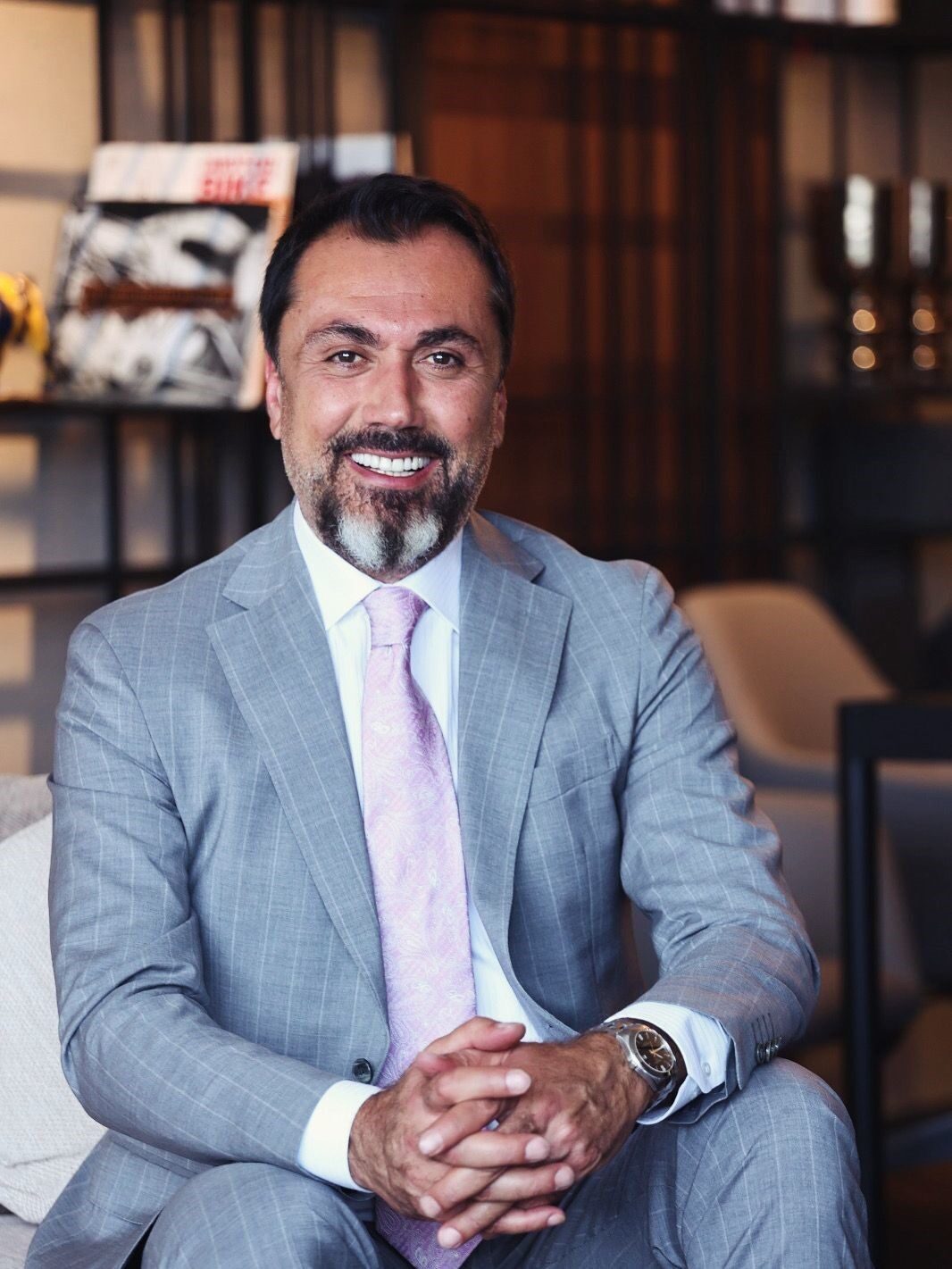 Altının yükselişi, doların çöküşüyle el ele ilerlerken; gümüş, hem güvenli