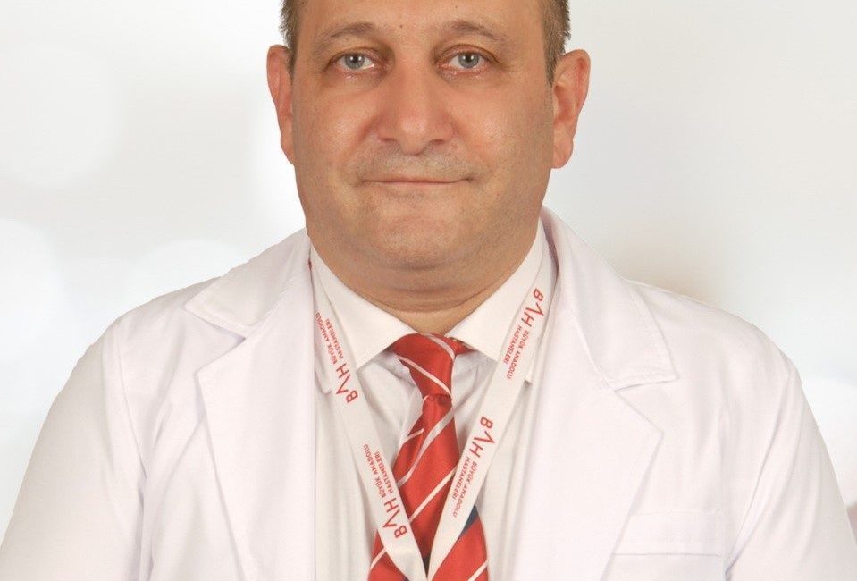 Cildiye Uzmanı Dr. Hüseyin Başar, güneş koruyucu uyarısı yaparak, “Güneş