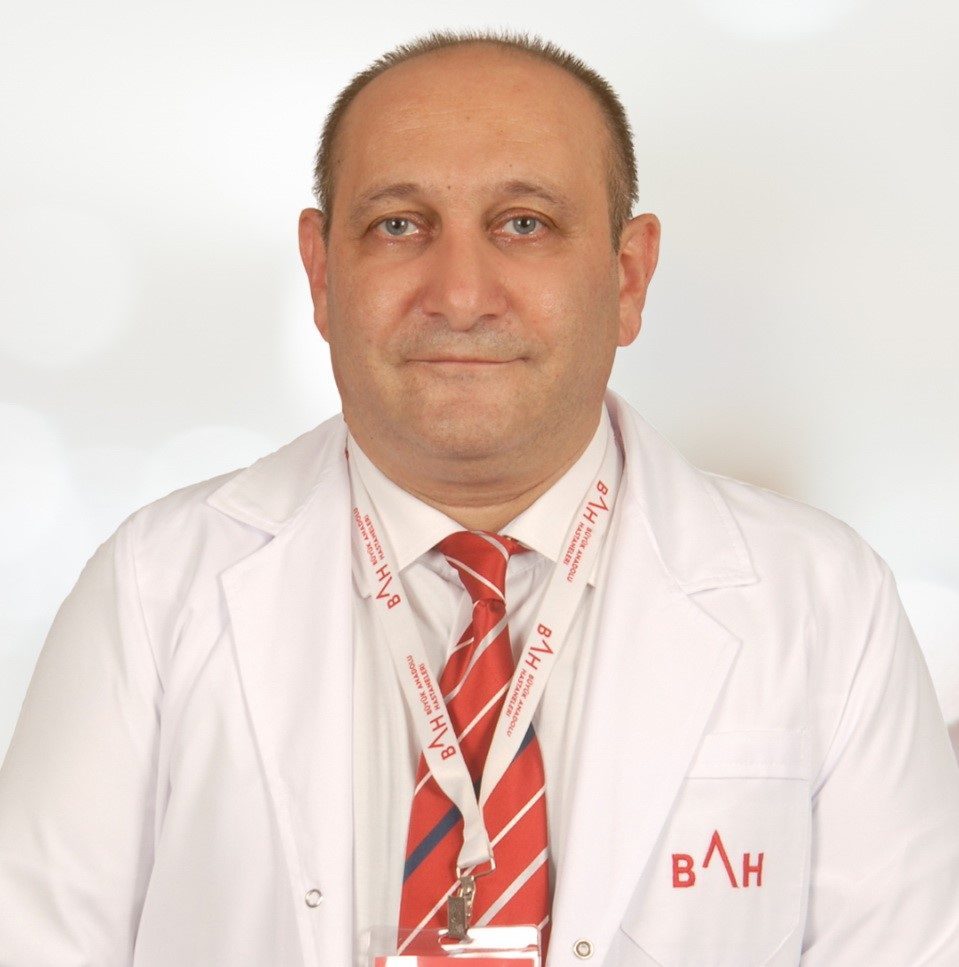 Cildiye Uzmanı Dr. Hüseyin Başar, güneş koruyucu uyarısı yaparak, “Güneş