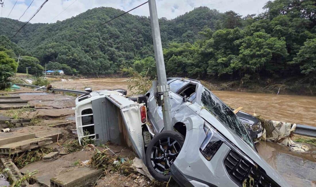 Güney Kore’de geçen hafta etkili olan şiddetli yağışların yol açtığı
