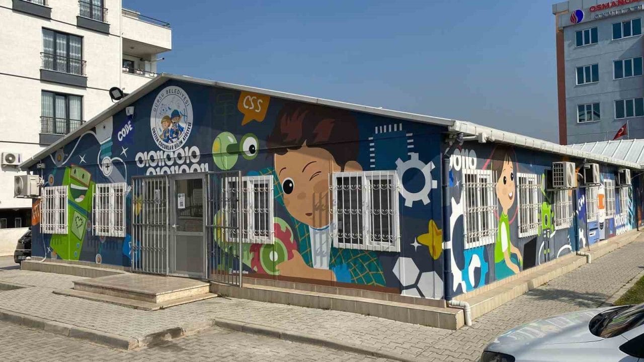 Gürsu Belediyesi’nin Gürsu’daki ve komşu ilçelerdeki çocukları teknoloji ve tasarımla