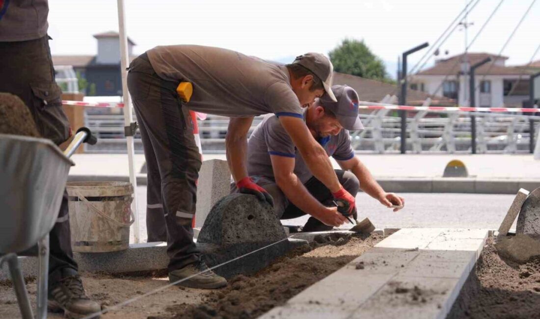 Düzce(İHA) – Düzce Belediyesi Fen İşleri Müdürlüğü ekipleri, yıpranan ve
