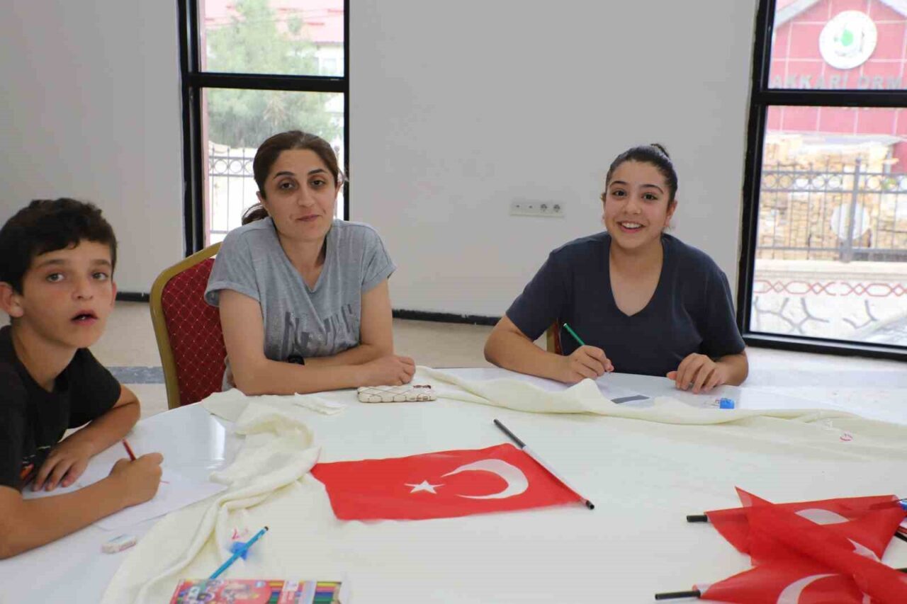 Hakkari Valiliği Sosyal Yardımlaşma ve Dayanışma Vakfı tarafından 15 Temmuz