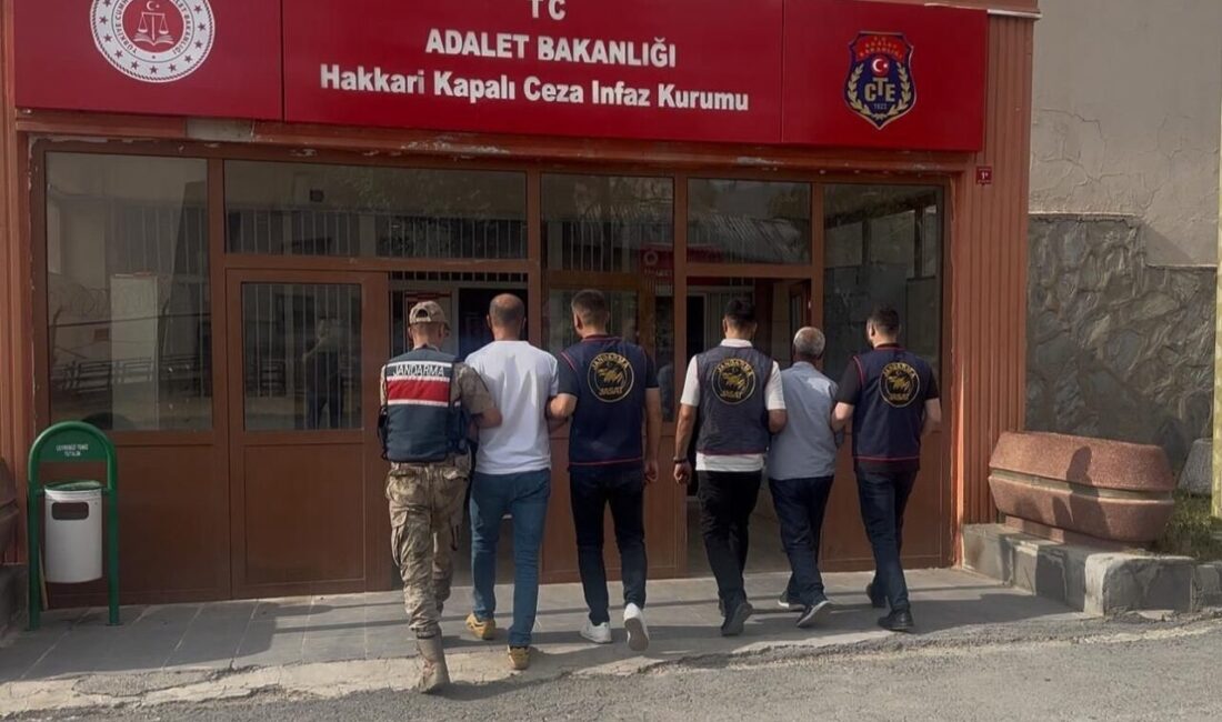 Hakkari’de jandarma ekipleri tarafından yapılan çalışmalar çerçevesinde 12 yıl 5