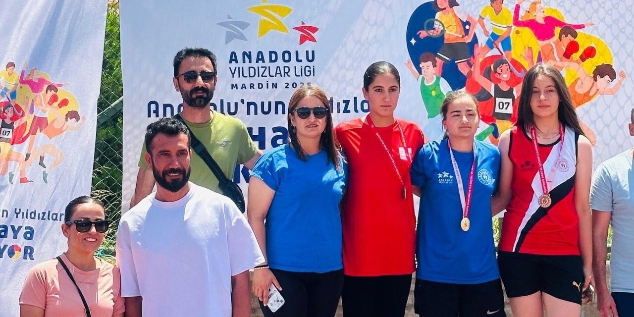 Mardin’de düzenlenen Atletizm Anadolu Yıldızlar Ligi (ANALİG) Bölge Yarışmalarında Hakkarili